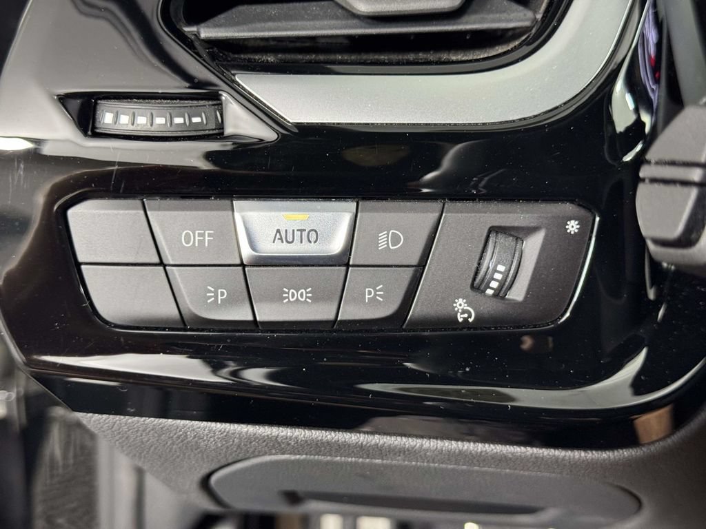 Used 2025 BMW Z4 M40i w/ Edition RWD image 19