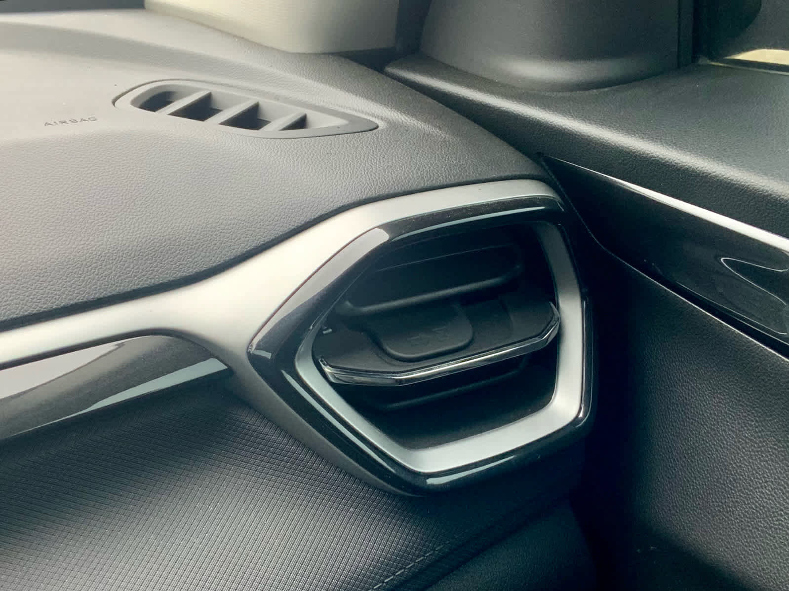 Certified 2024 Chevrolet TrailBlazer LT w/ Convenience Package image 46