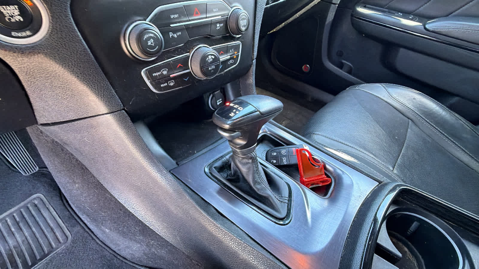 Used 2016 Dodge Charger R/T w/ Plus Group RWD image 13