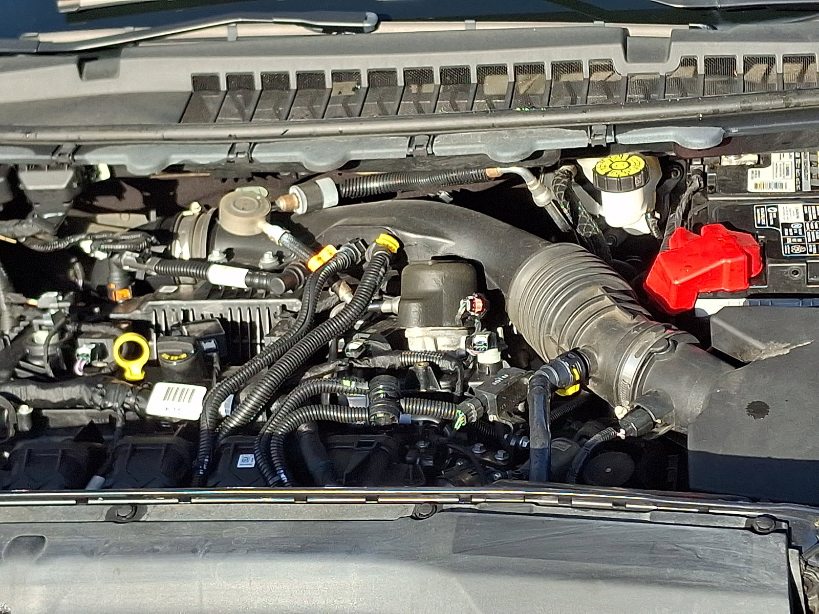 Used 2021 Ford Edge ST-Line w/ Class II Trailer Tow Package image 28