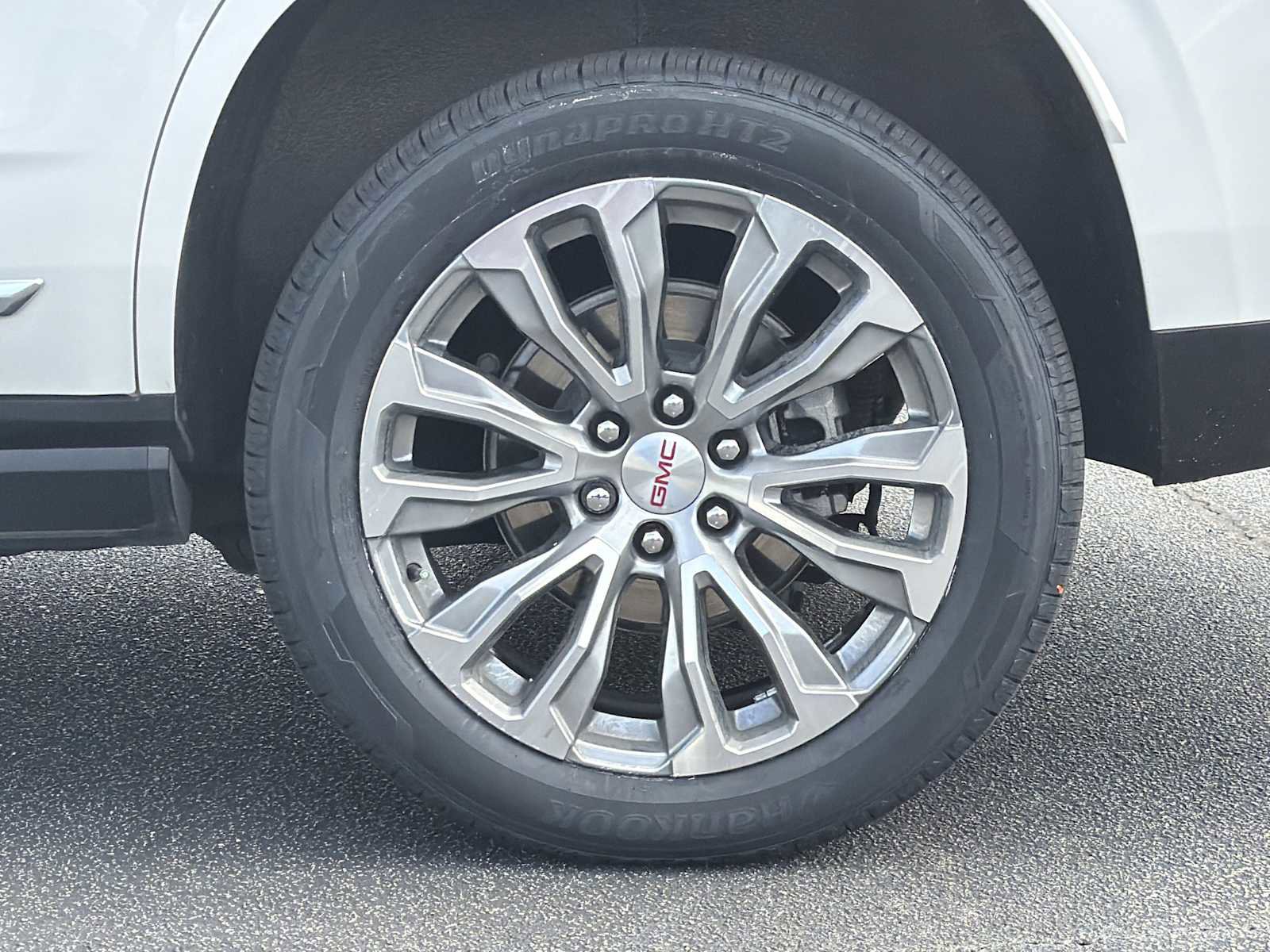 Used 2024 GMC Yukon Denali w/ Denali Reserve Package image 39