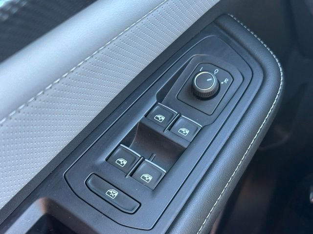 Used 2024 Volkswagen Atlas Cross Sport SEL image 21