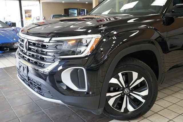 Used 2024 Volkswagen Atlas SE image 23