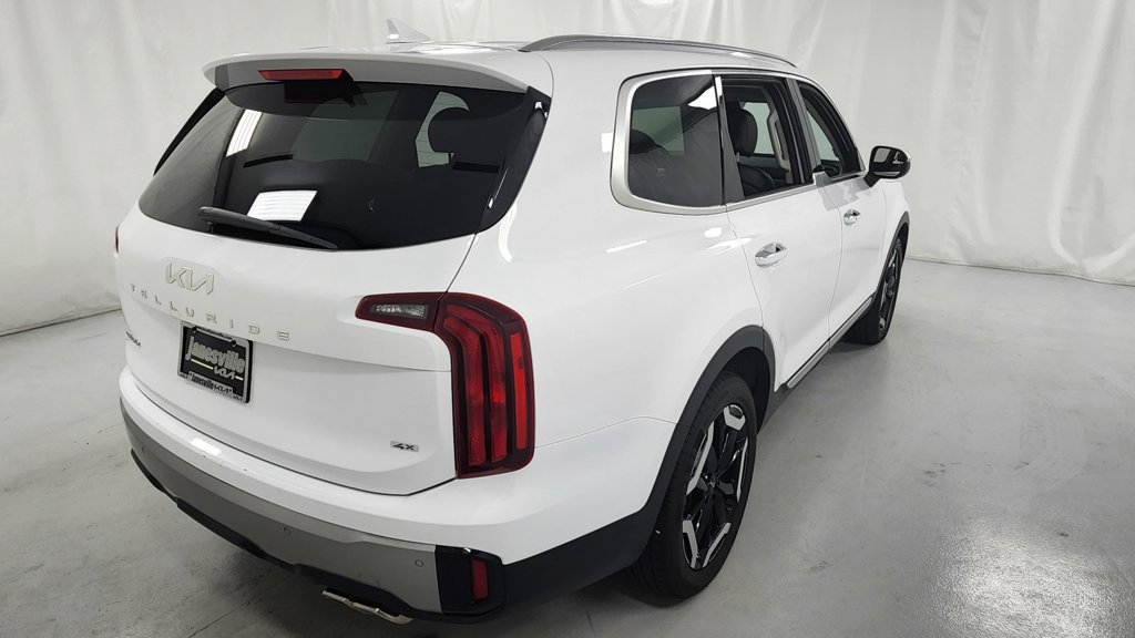 Used 2025 Kia Telluride S AWD/4WD image 3