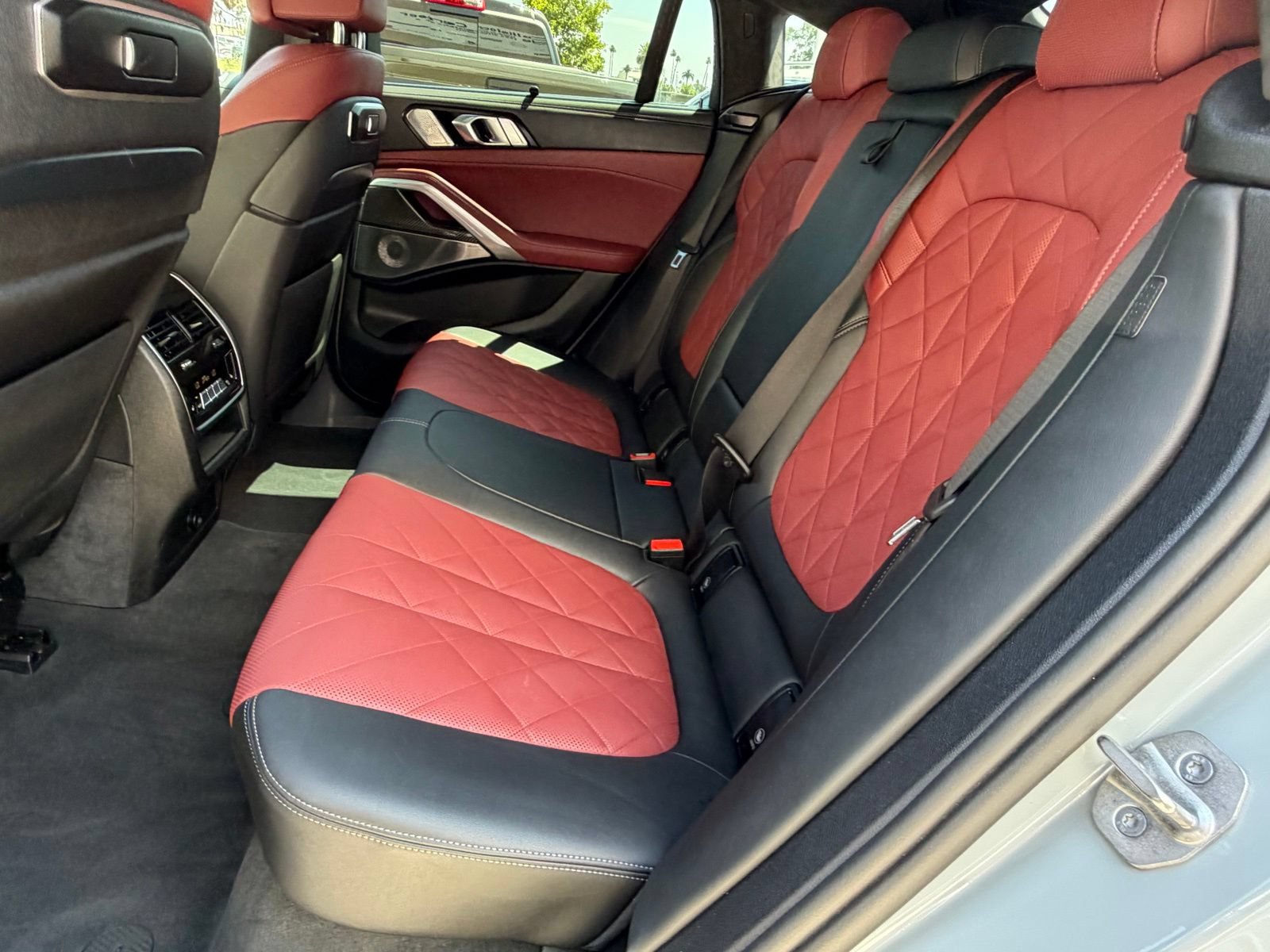 Certified 2024 BMW X6 M60i w/ Dynamic Handling Package AWD/4WD image 36