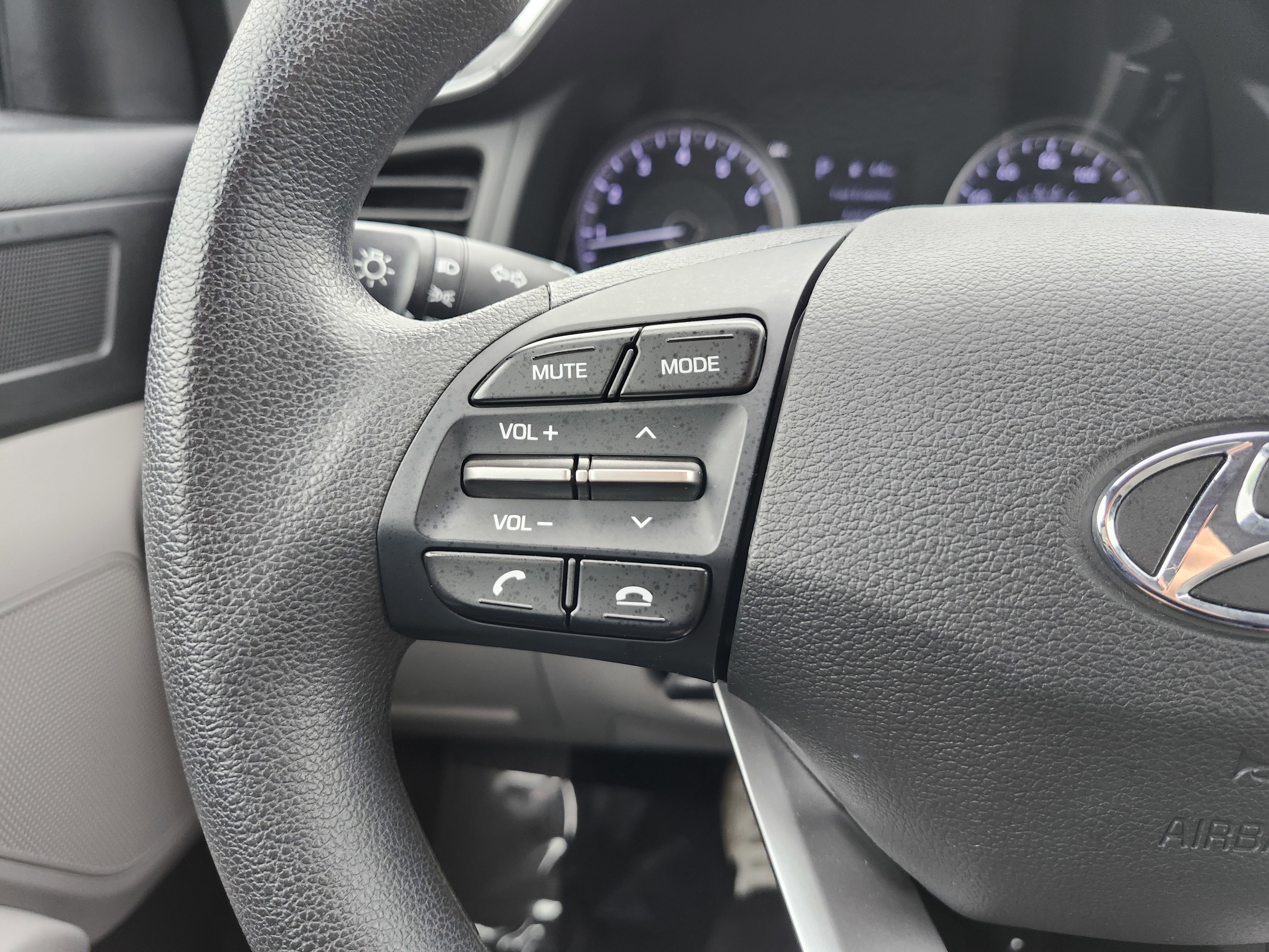 Used 2020 Hyundai Elantra SE FWD image 31