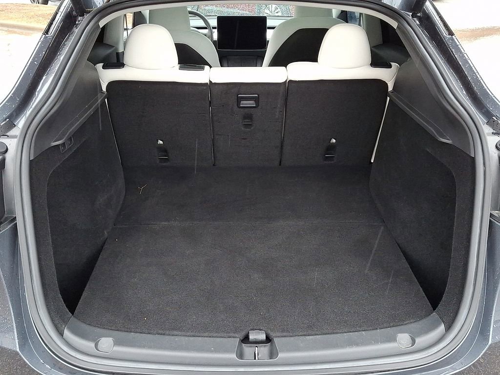 Used 2023 Tesla Model Y Long Range image 37