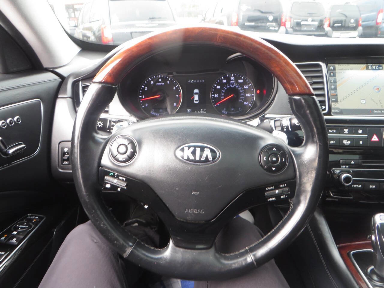 Used 2016 Kia K900 Luxury image 45