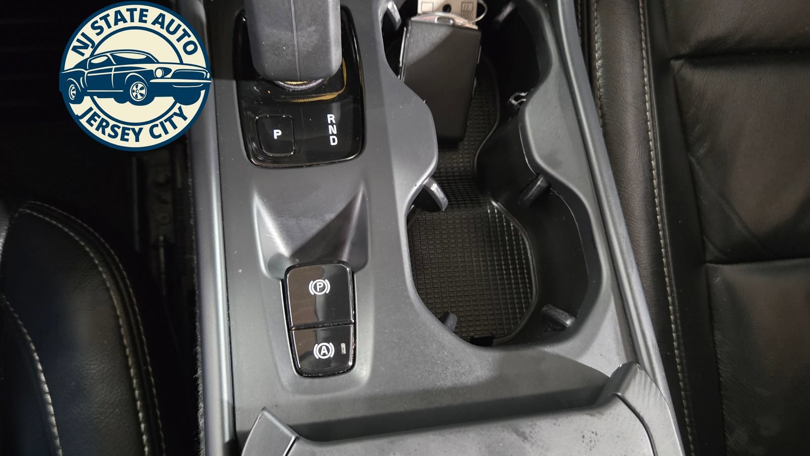 Used 2022 Volvo XC40 T5 Momentum w/ Premium Package AWD/4WD image 19