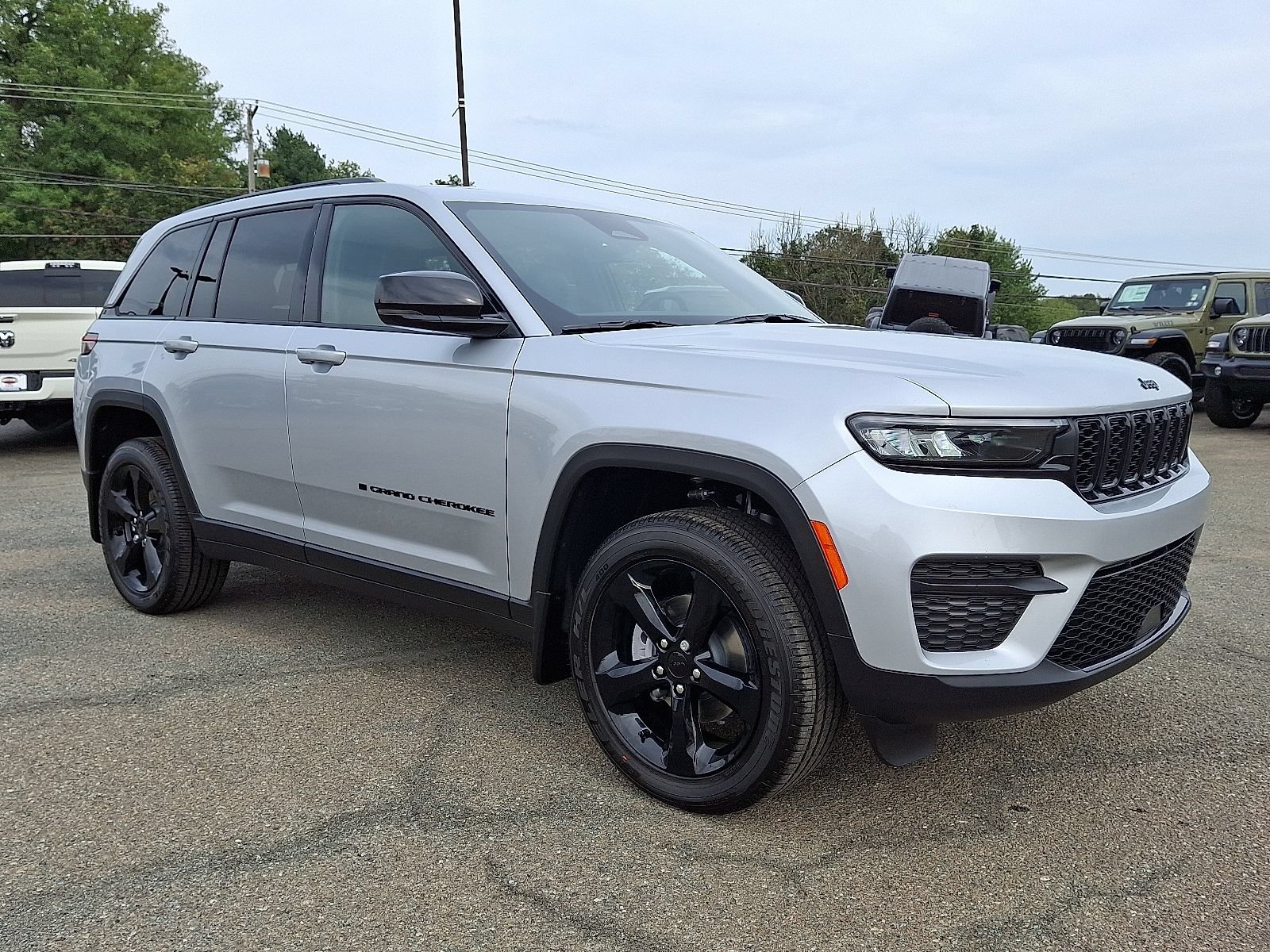 New 2025 Jeep Grand Cherokee Altitude