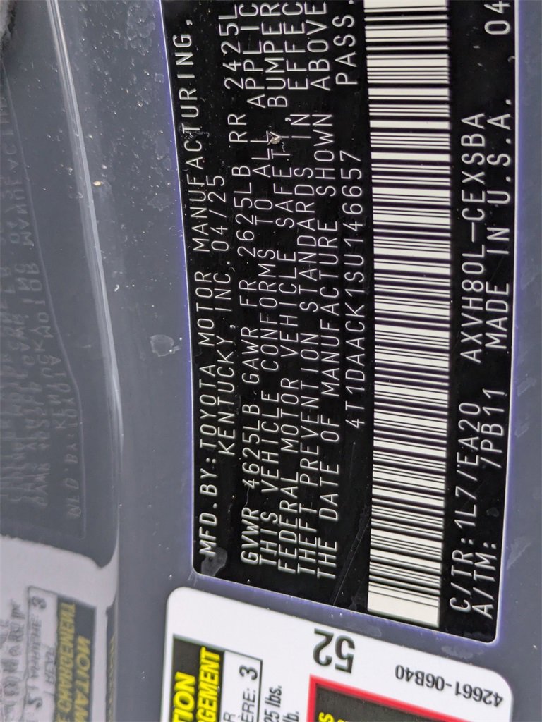 Used 2025 Toyota Camry SE image 36