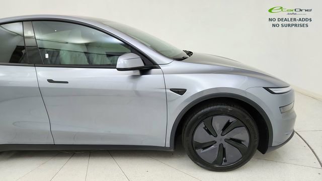 Used 2026 Tesla Model Y Long Range image 7