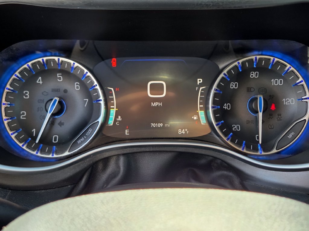 Used 2019 Chrysler Pacifica Limited FWD image 29