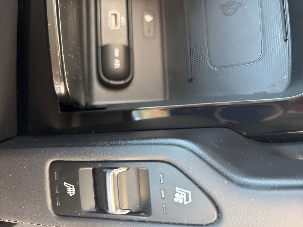 Used 2022 Kia Telluride SX w/ SX Prestige Package image 26