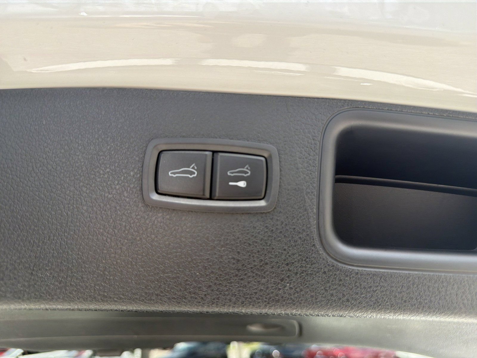 Used 2024 Porsche Macan AWD/4WD image 13