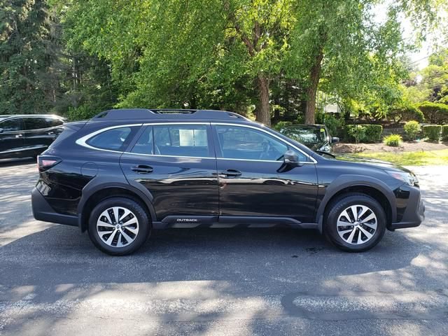 Certified 2024 Subaru Outback AWD/4WD image 2