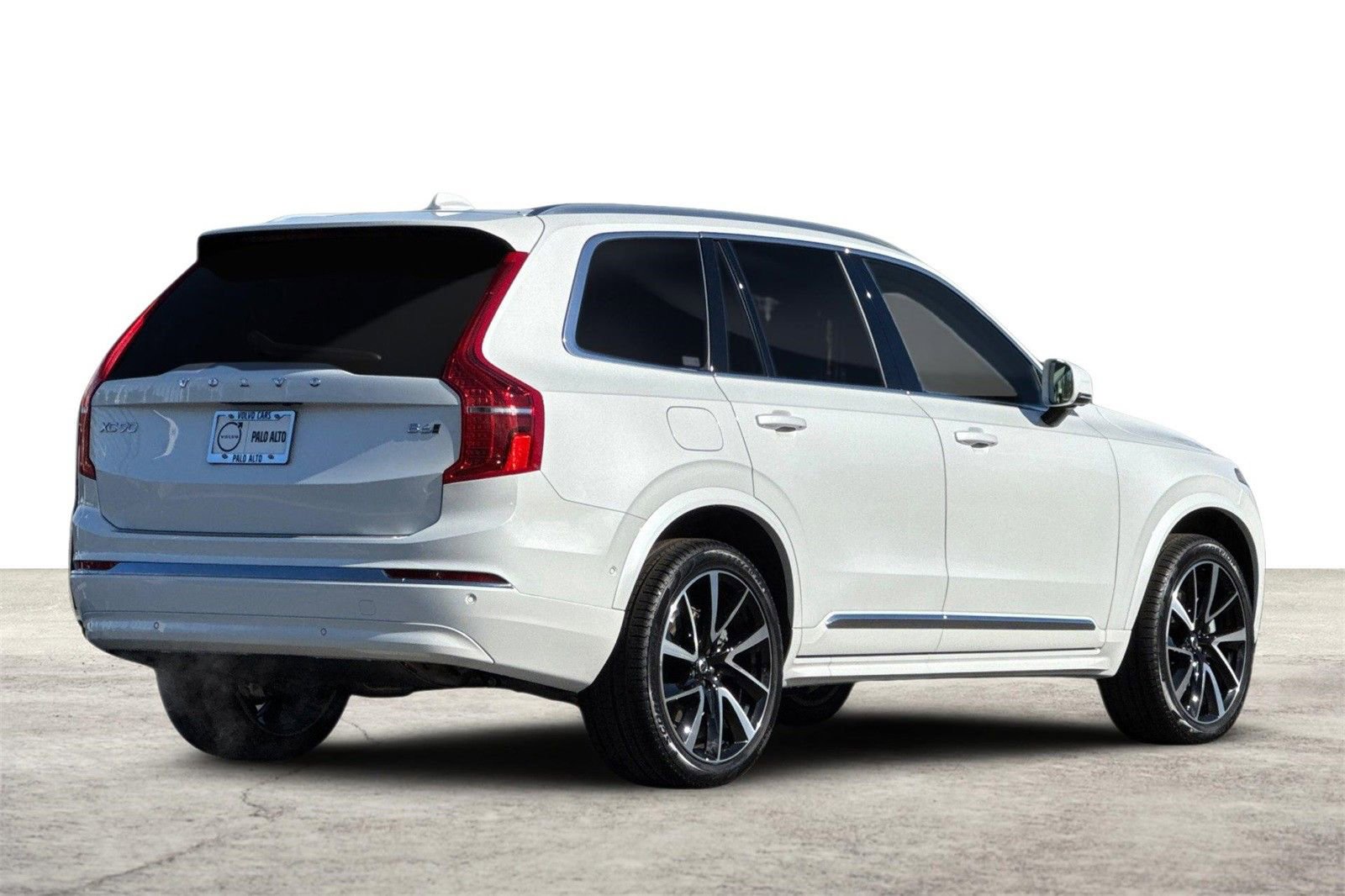 New 2025 Volvo XC90 B6 Plus w/ Protection Package Premier image 2