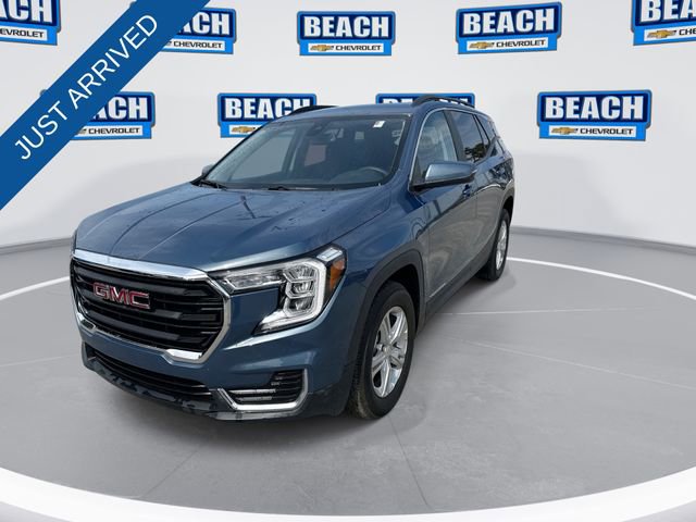 Used 2024 GMC Terrain SLE w/ Driver Convenience Package image 4