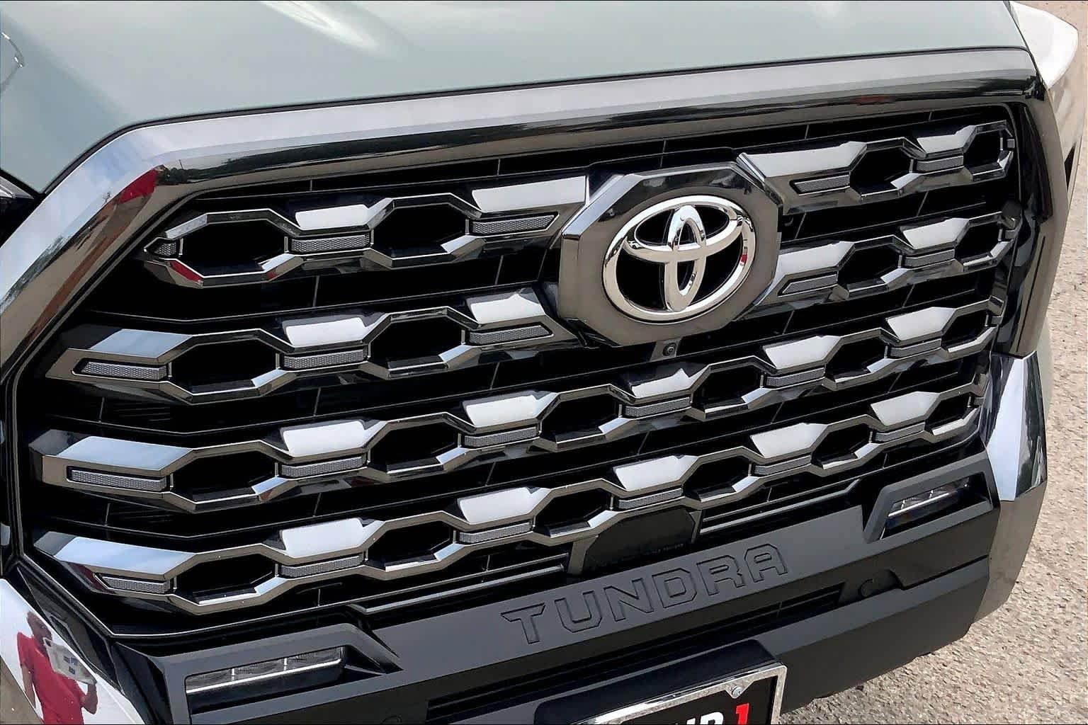 Used 2025 Toyota Tundra Platinum AWD/4WD image 30