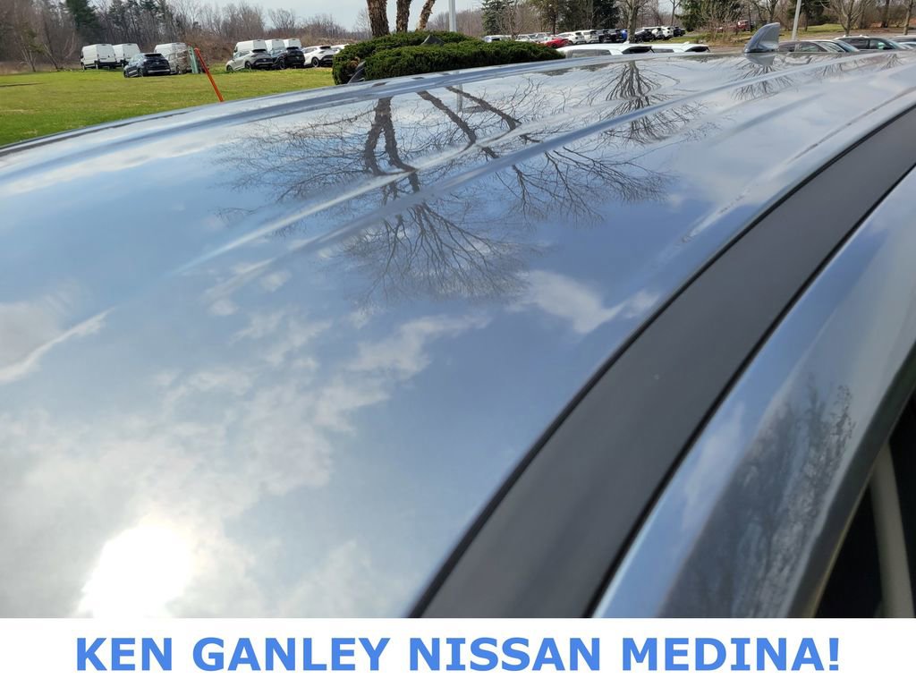 Certified 2025 Nissan Rogue SV AWD/4WD image 17