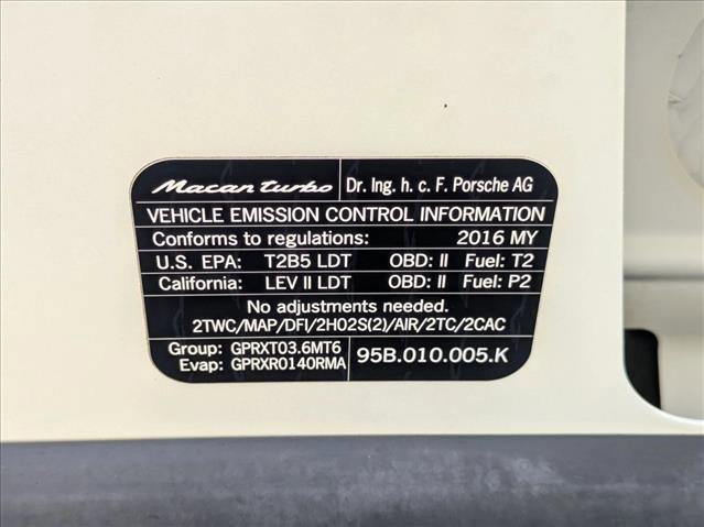 Used 2016 Porsche Macan Turbo image 24