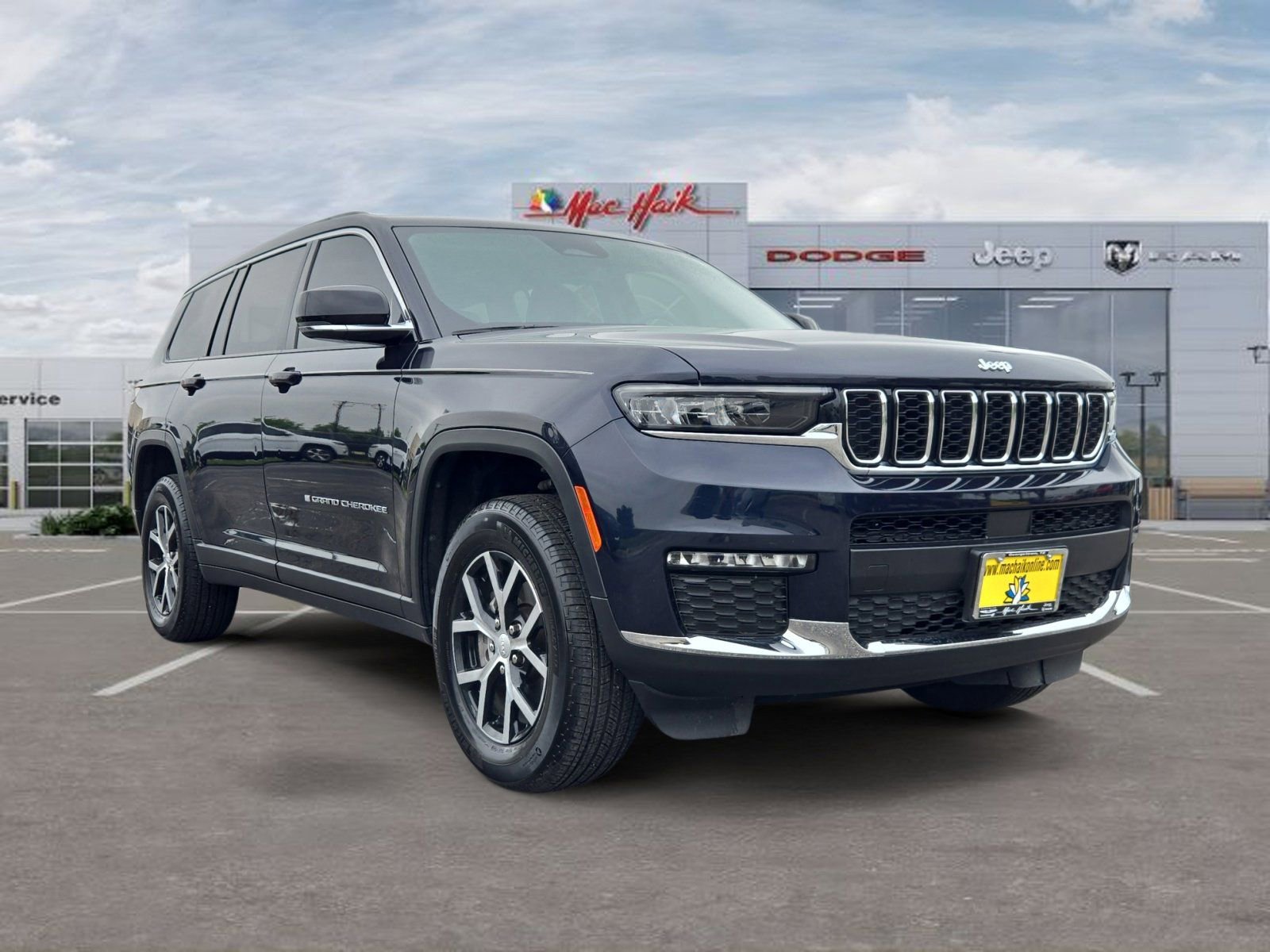 Used 2023 Jeep Grand Cherokee L Limited AWD/4WD image 7