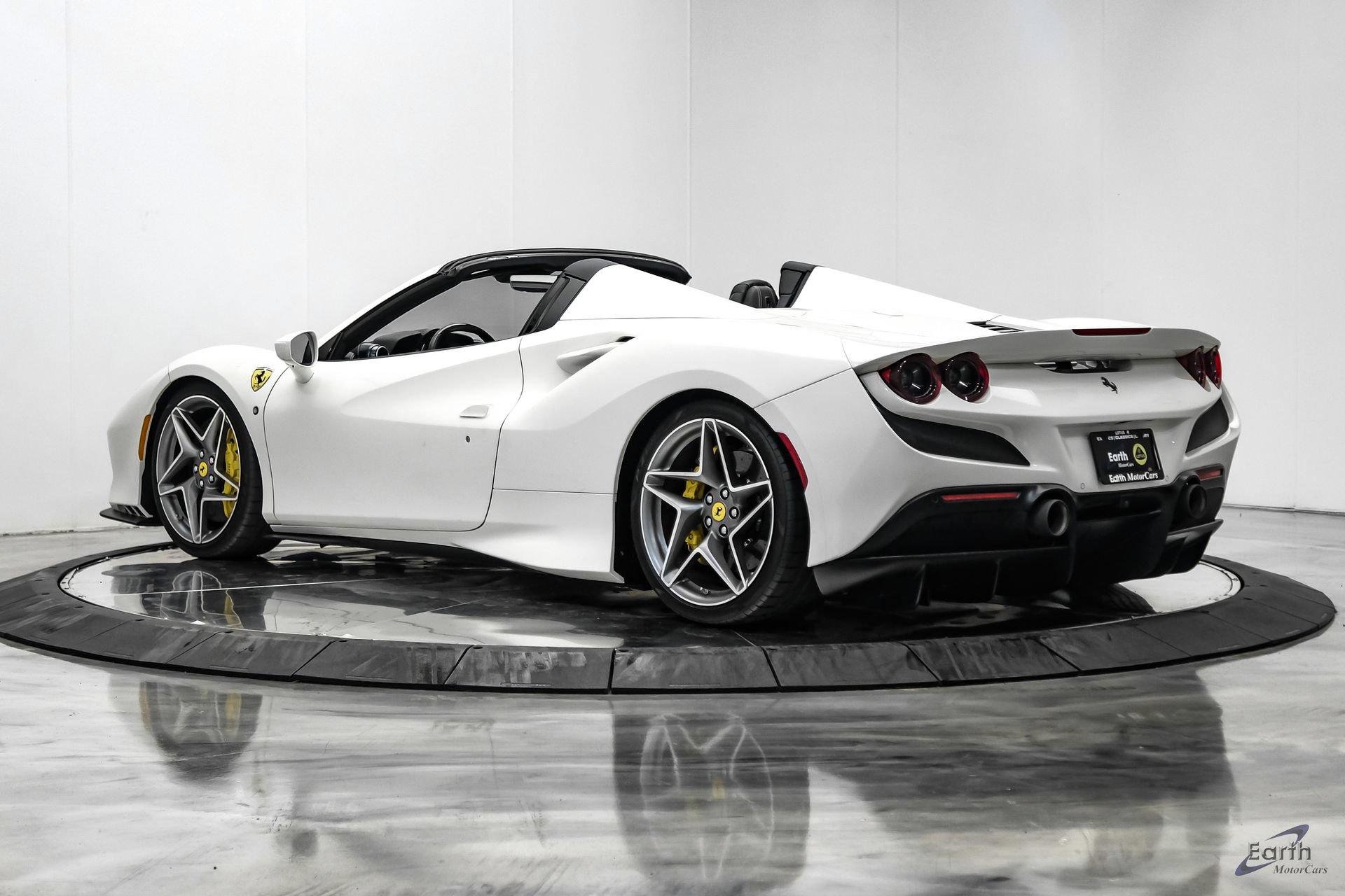 Used 2022 Ferrari F8 Tributo RWD image 13