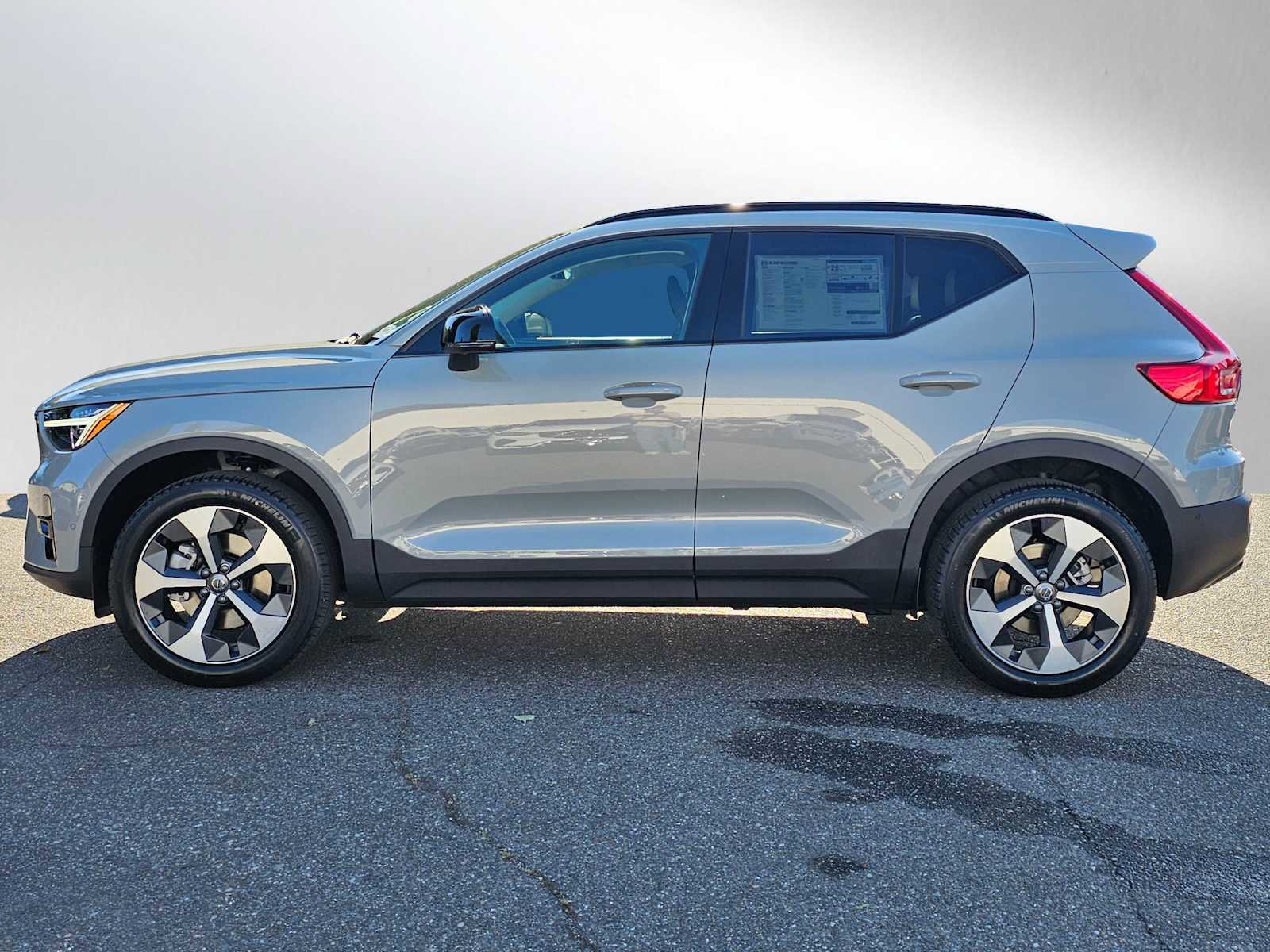 New 2026 Volvo XC40 B5 Plus w/ Protection Package Premier image 4