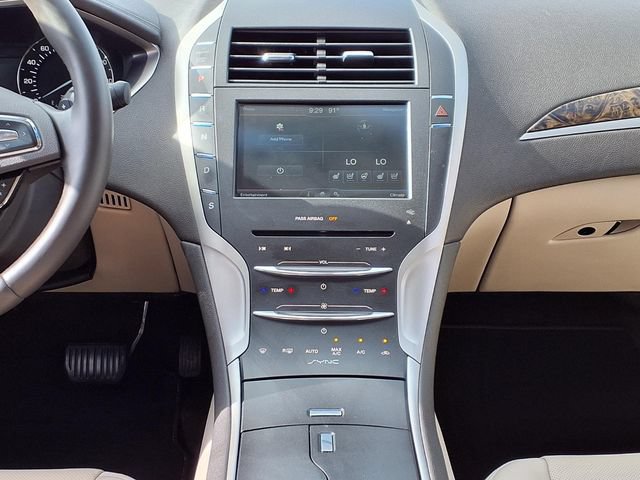 Used 2016 Lincoln MKZ w/ Equipment Group 300A Reserve FWD image 9