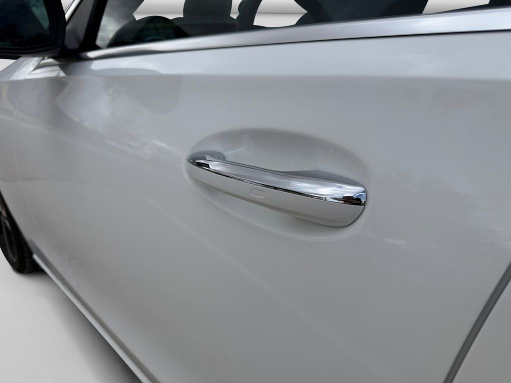 Used 2025 Mercedes-Benz C 300 Sedan image 16