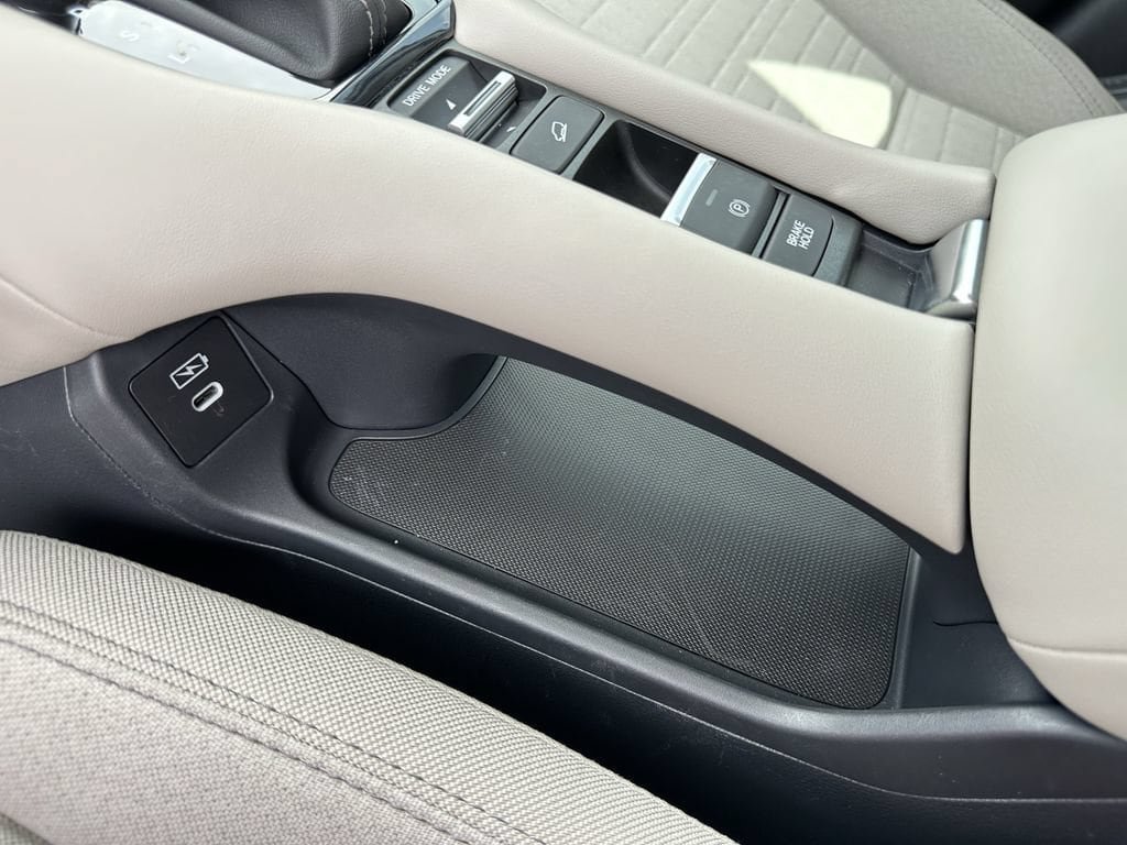 Used 2025 Honda HR-V LX image 26