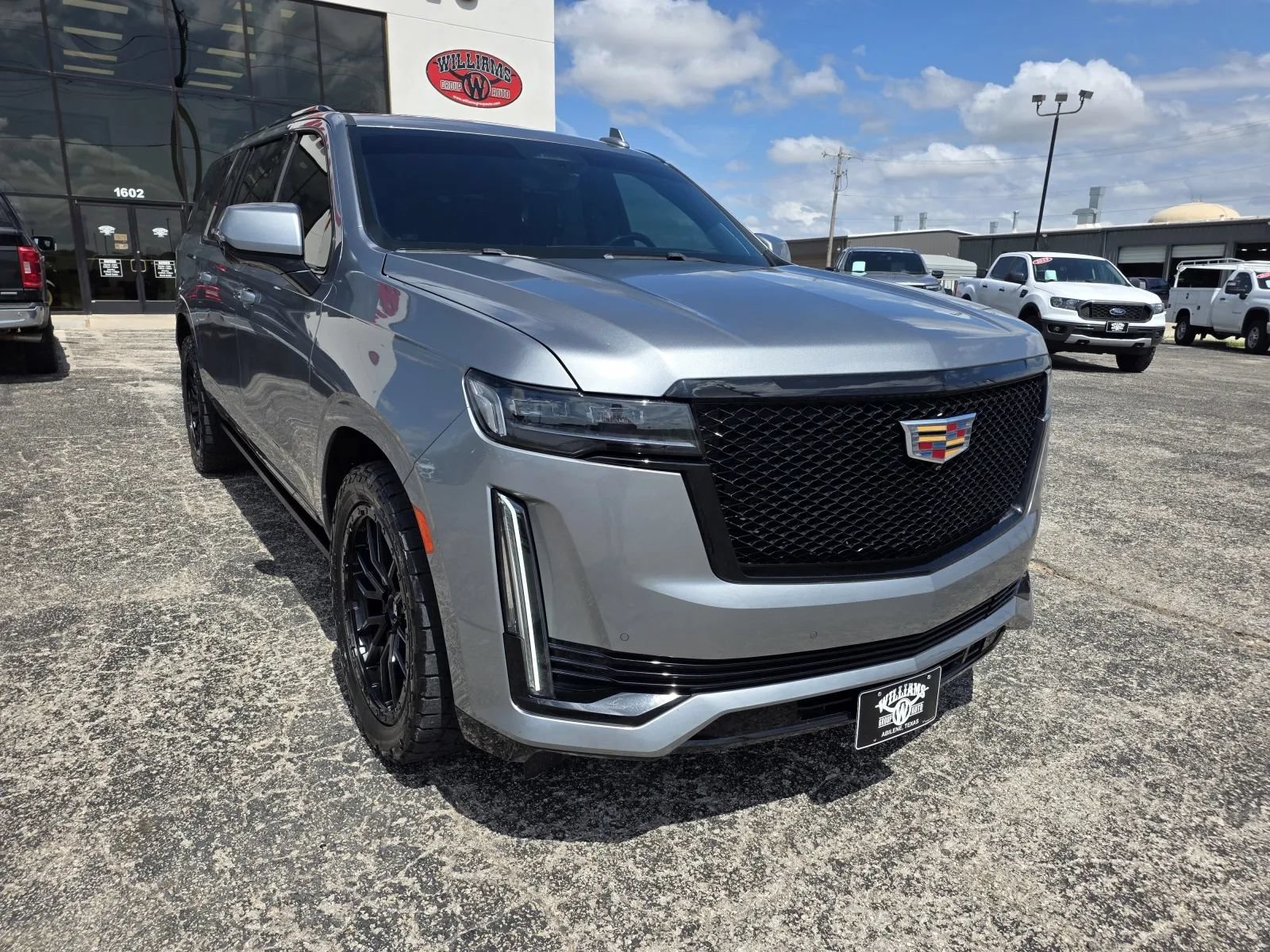 Used 2023 Cadillac Escalade ESV Sport Platinum AWD/4WD image 1