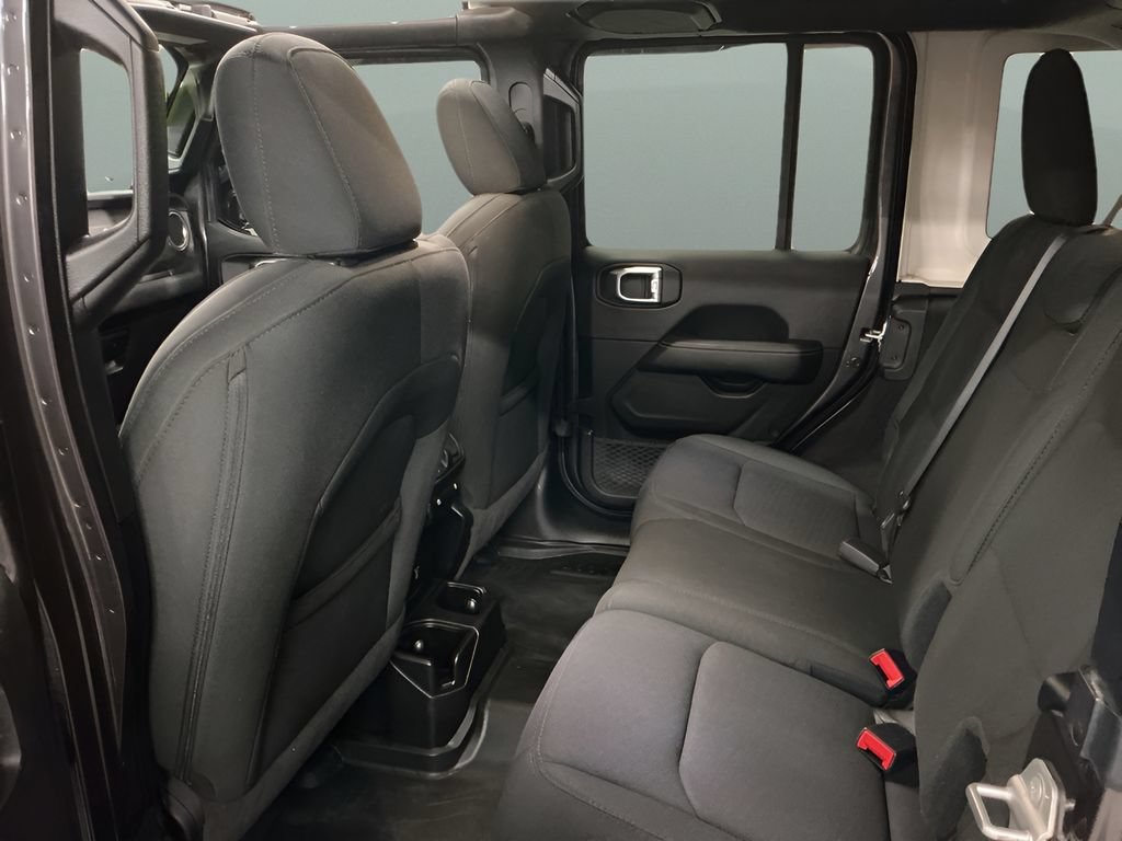 Used 2021 Jeep Wrangler Unlimited Sahara w/ Cold Weather Group AWD/4WD image 21