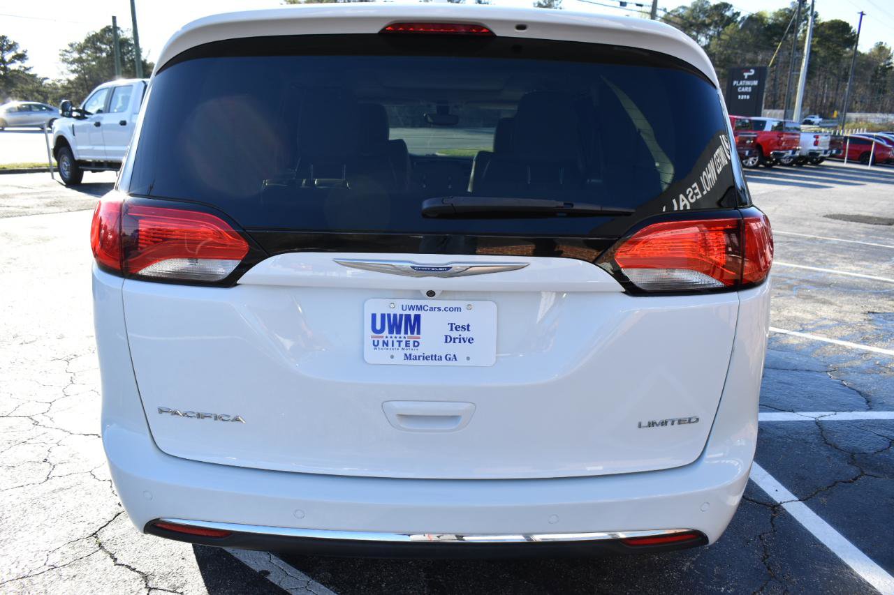 Used 2020 Chrysler Pacifica Limited image 7