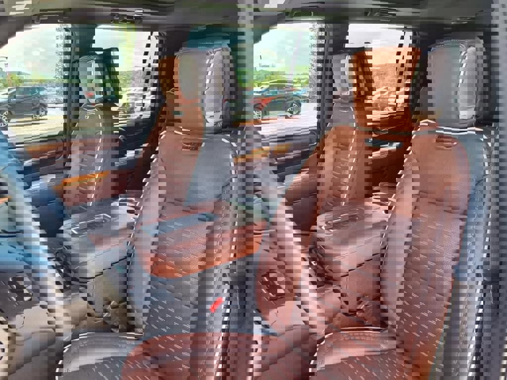 Used 2024 GMC Yukon XL Denali Ultimate image 14