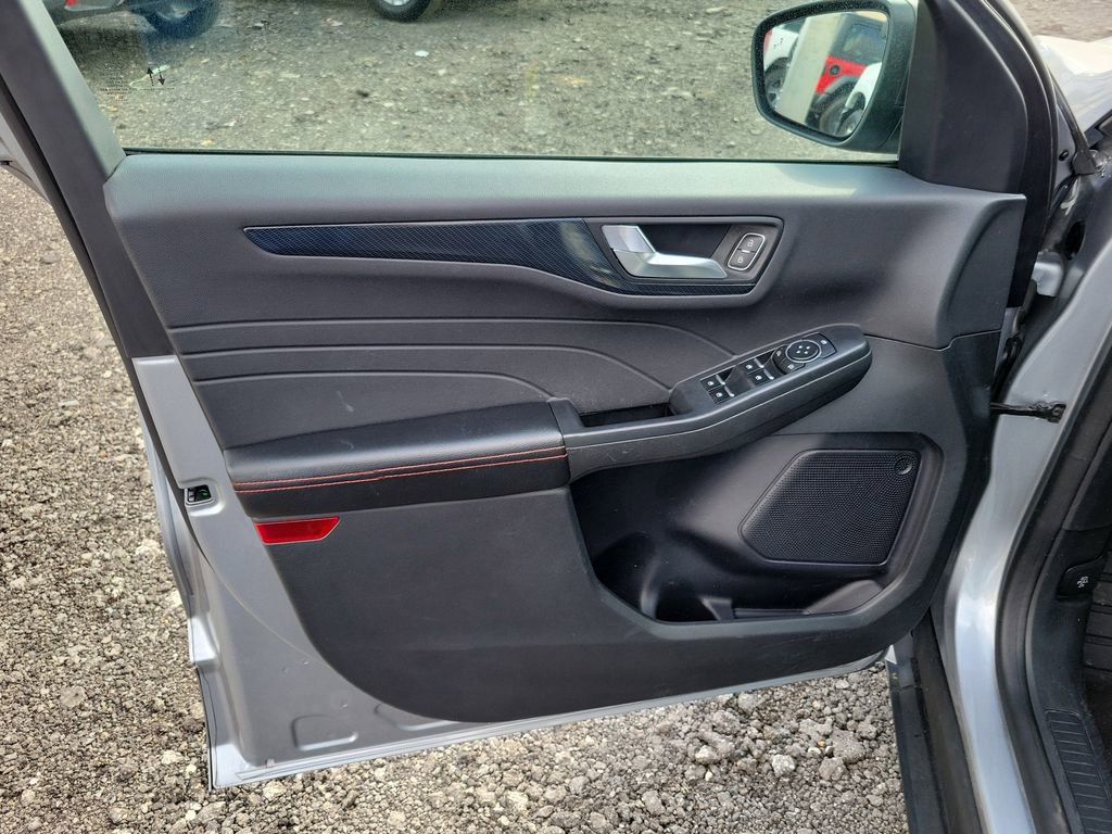Used 2023 Ford Escape ST-Line image 11