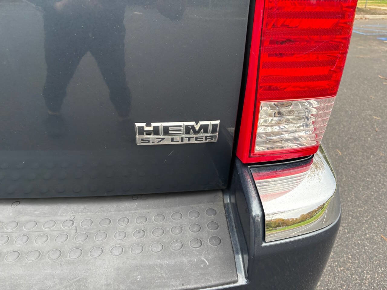 Used 2008 Chrysler Aspen Limited image 13