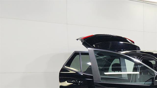 Used 2023 GMC Terrain SLE image 29