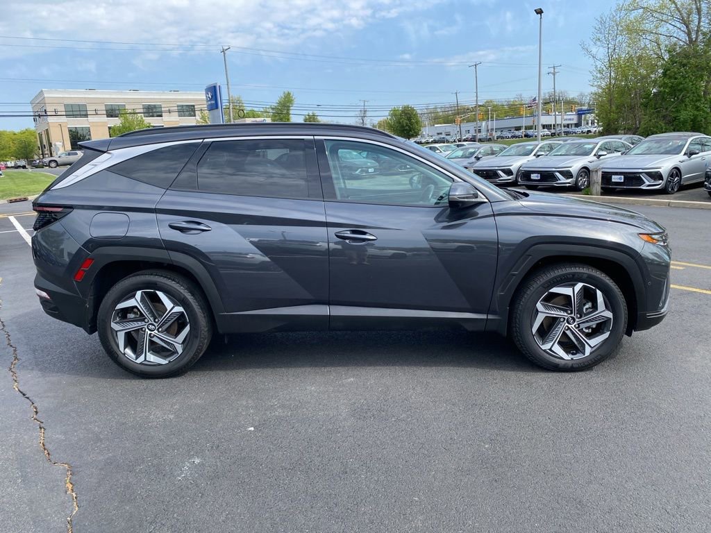 Used 2023 Hyundai Tucson Limited AWD/4WD image 2