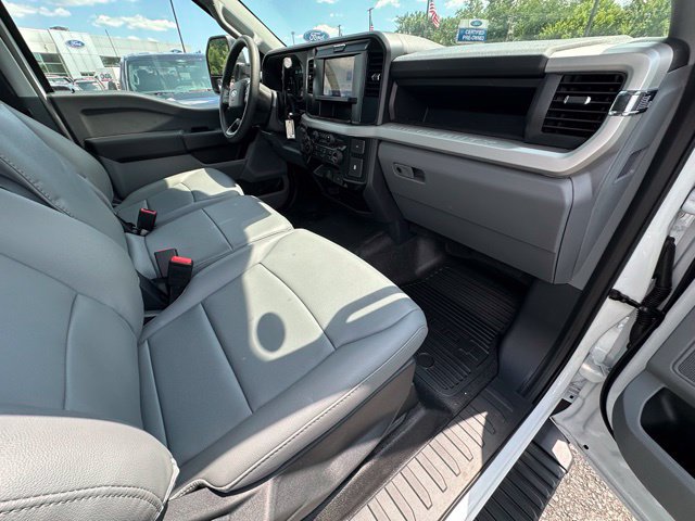 New 2026 Ford F550 4x4 Regular Cab Super Duty image 19