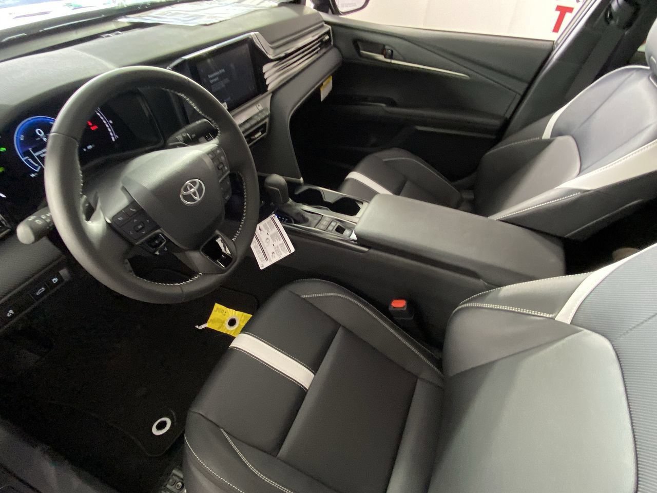 New 2026 Toyota Camry SE FWD image 19
