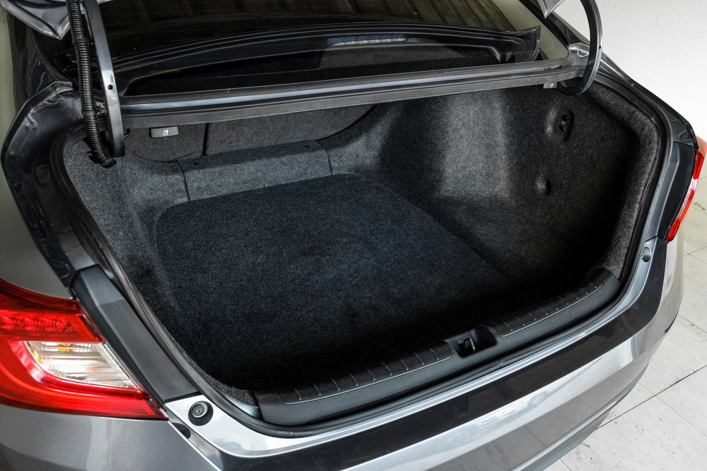 Used 2018 Honda Accord Sport image 45
