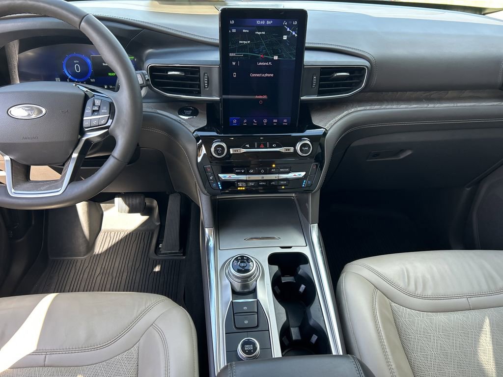 Used 2022 Ford Explorer Platinum w/ Technology Package image 15