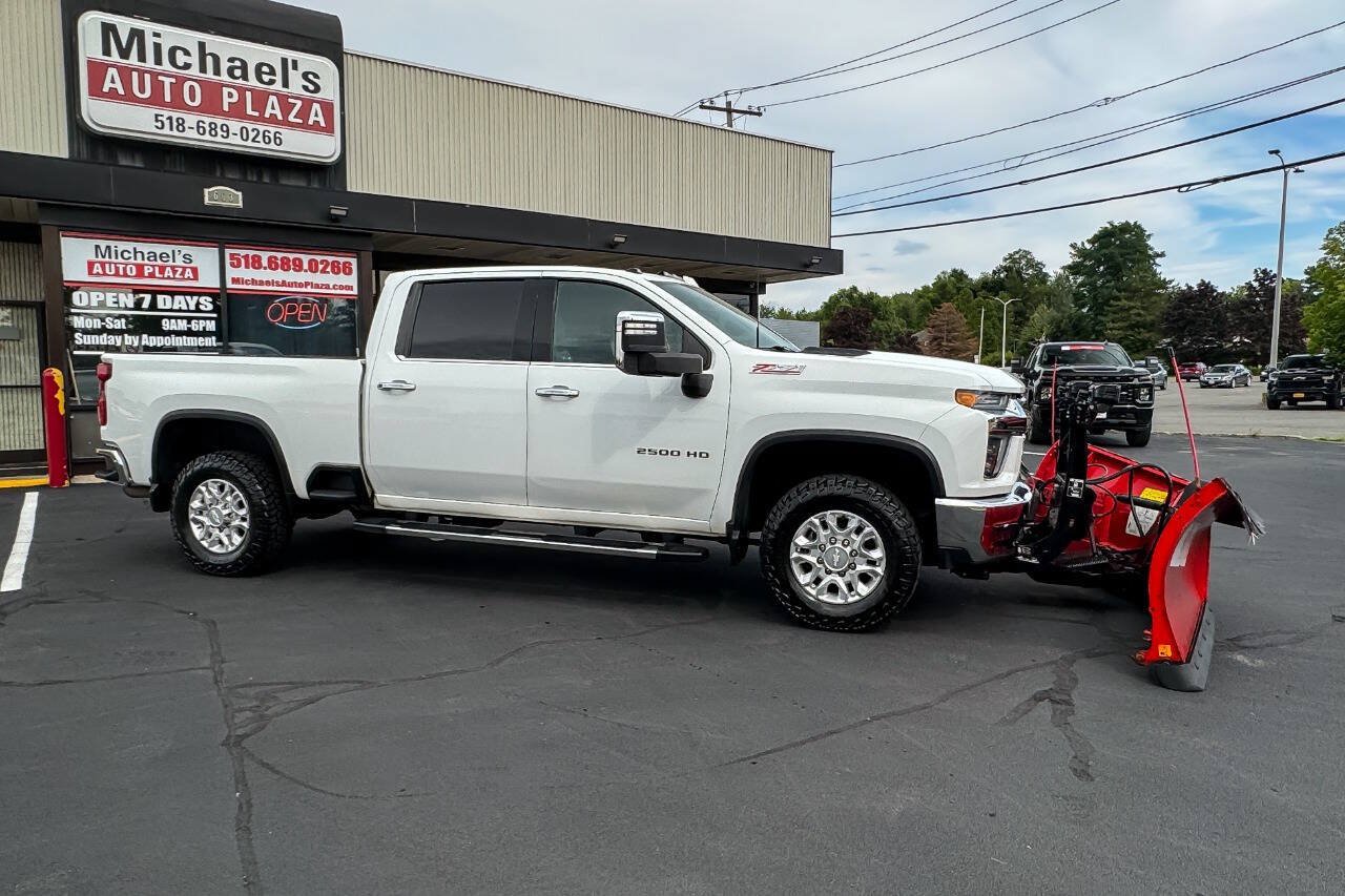 Used 2020 Chevrolet Silverado 2500 LTZ w/ LTZ Convenience Package AWD/4WD image 3