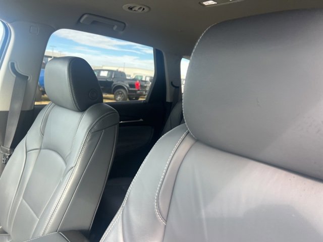 Used 2018 Buick Enclave Essence image 17