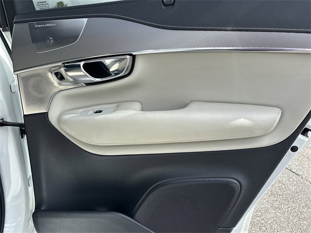 Used 2020 Volvo XC90 T6 R-Design w/ Protection Package Premier image 16