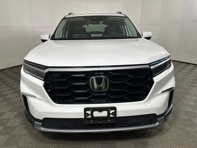 Used 2023 Honda Pilot Touring image 8