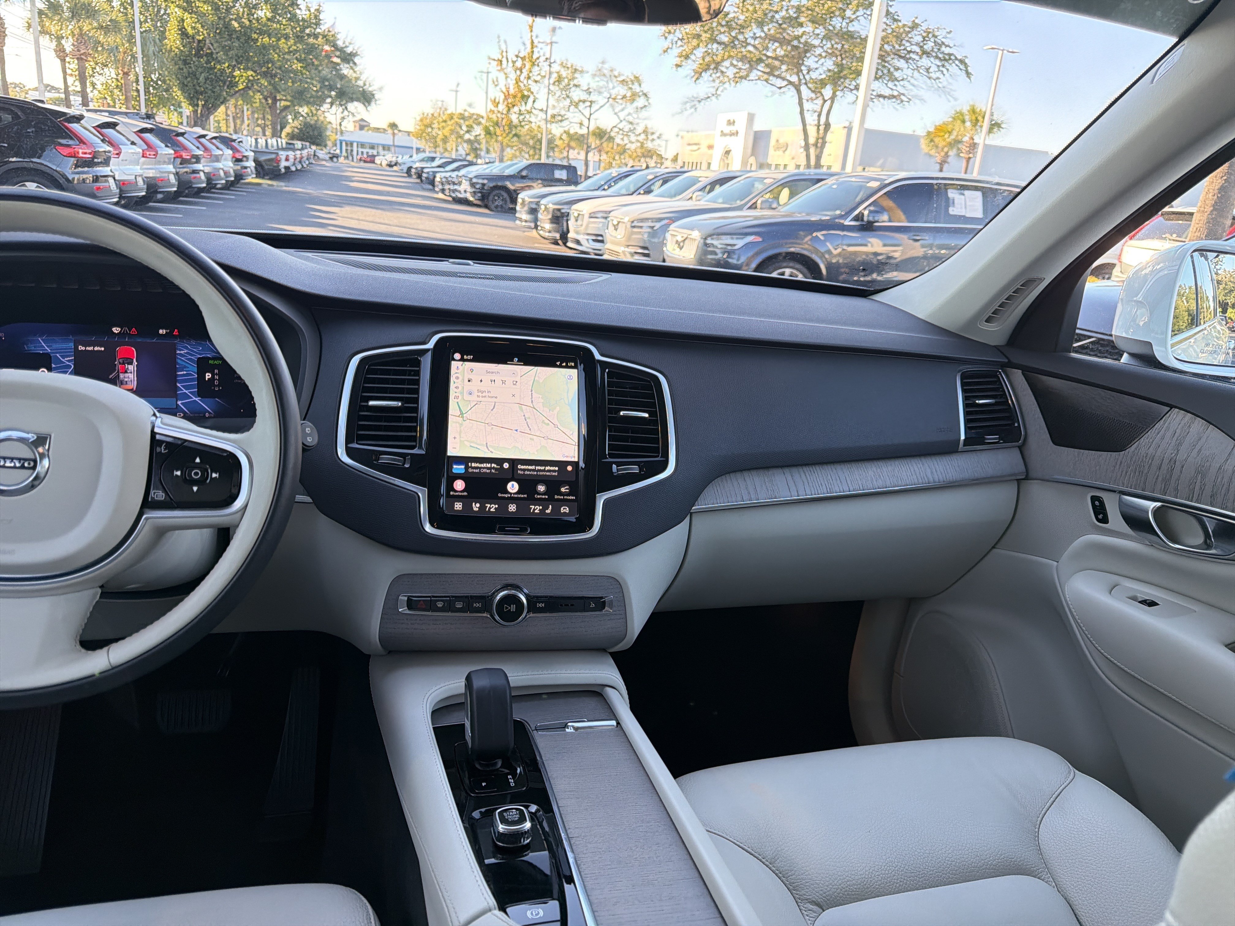 Certified 2025 Volvo XC90 T8 Plus w/ Protection Package Premier AWD/4WD image 31