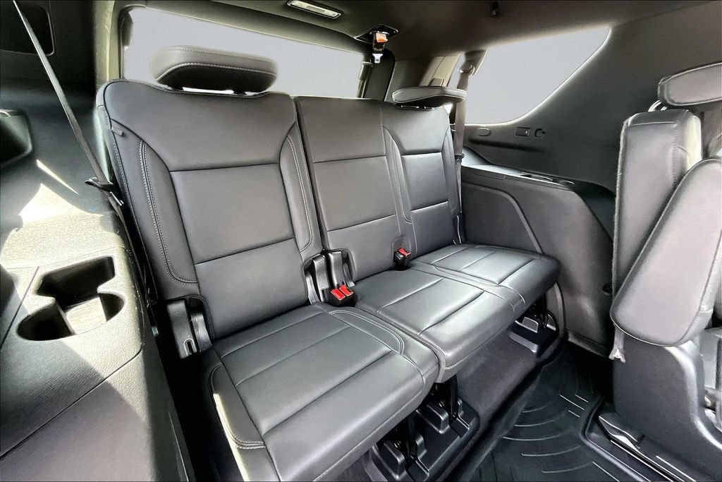 Used 2022 Chevrolet Tahoe Z71 w/ Luxury Package AWD/4WD image 26