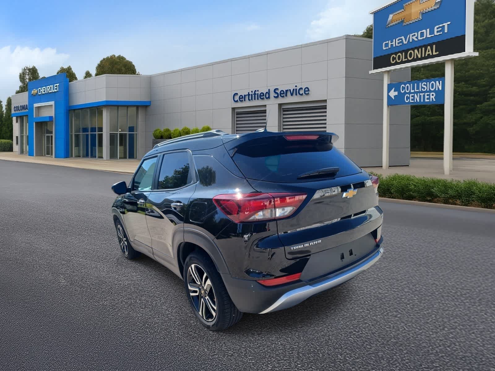 Used 2023 Chevrolet TrailBlazer LT FWD image 5